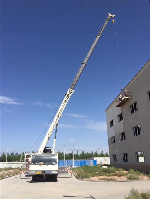 淄川区“轻装强干”—— 吊车的 “轻量化臂架” 技术